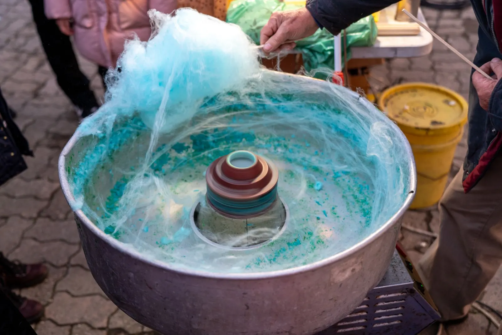 Zuckerwattemaschine vermieten und Auslastung steigern