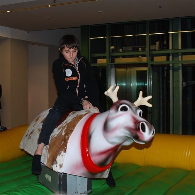 Rentierrodeo - das Bullriding zu Weihnachten