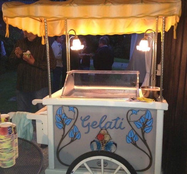 nostalgischer Eiswagen / Eiskarren