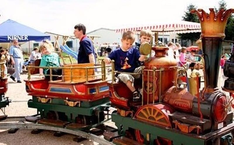 Kindereisenbahn nostalgisch / Eisenbahn / Zug / Jahrmarkt / Bimmelbahn / Saxonia