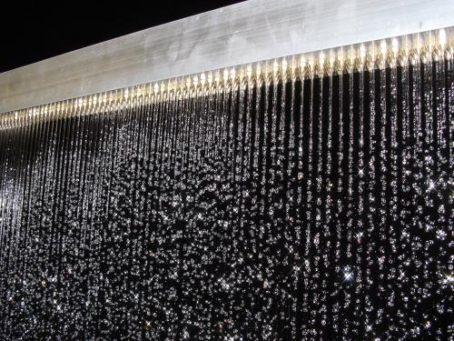 Projektion auf Wasserleinwand