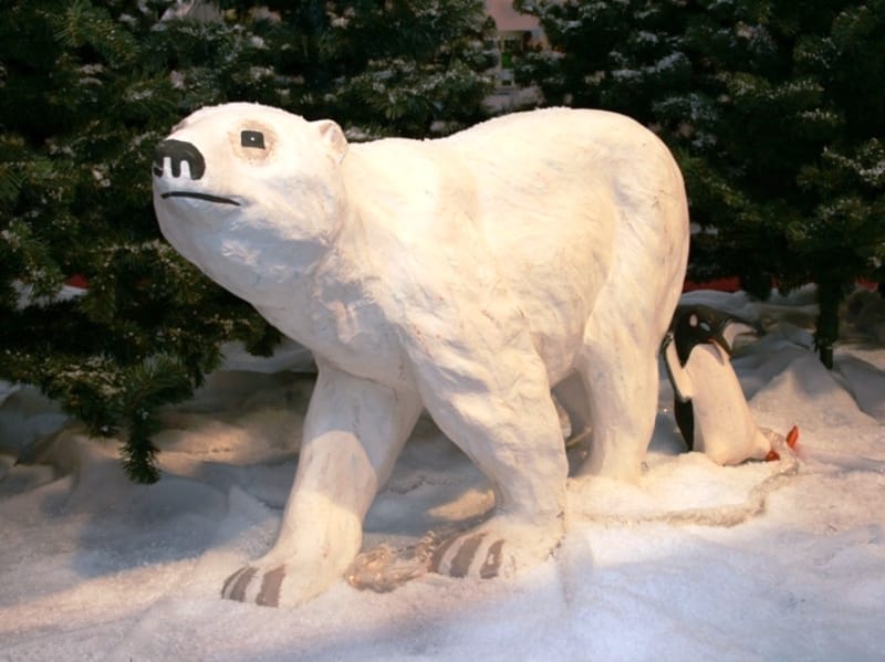 Eisbär laufend 2m / Dekofigur / Winterdeko / Winter / Eiszeit / Schnee