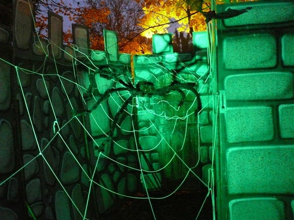 Spinnennetz mit Riesenspinne , Halloween Dekoration
