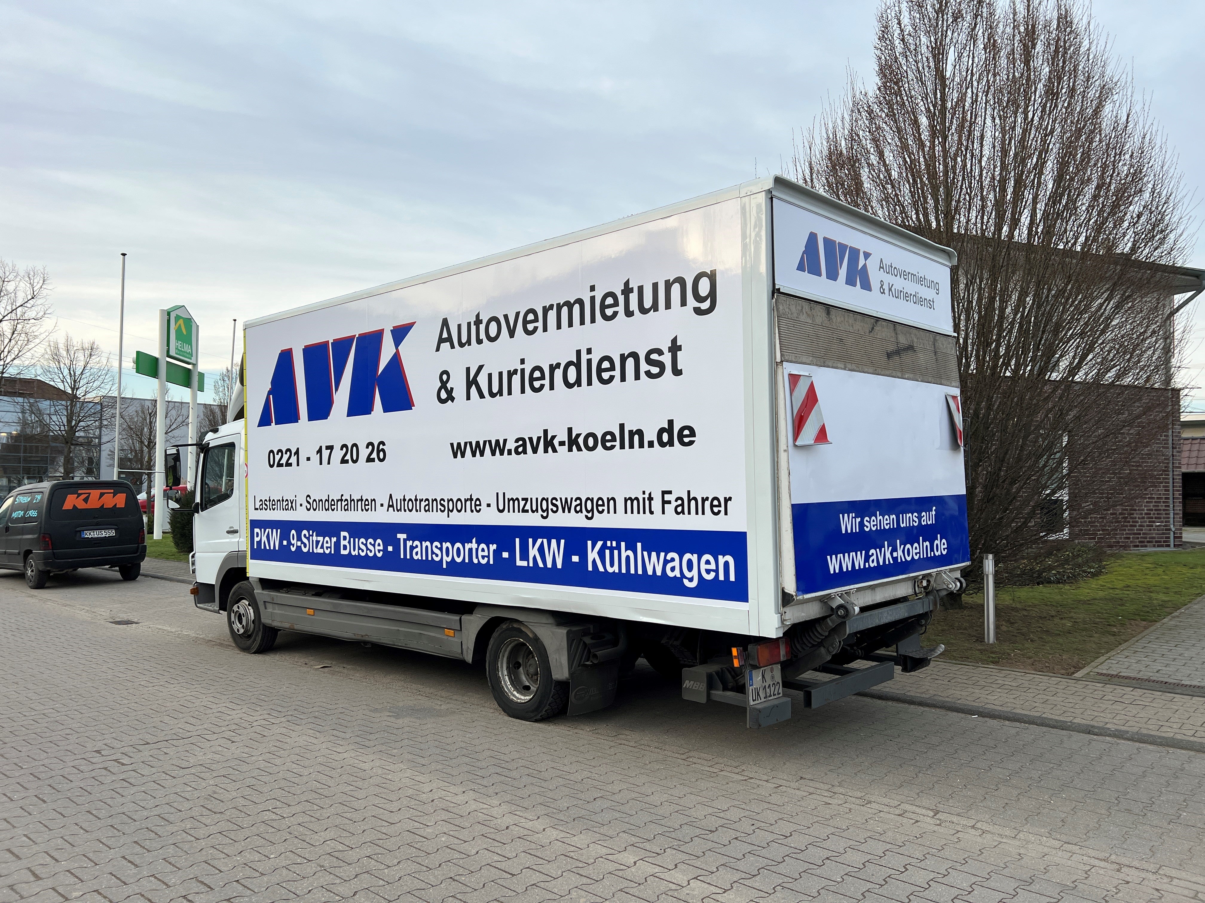 LKW 7,49 t mieten – Koffer mit Hebebühne (7,5-Tonner)