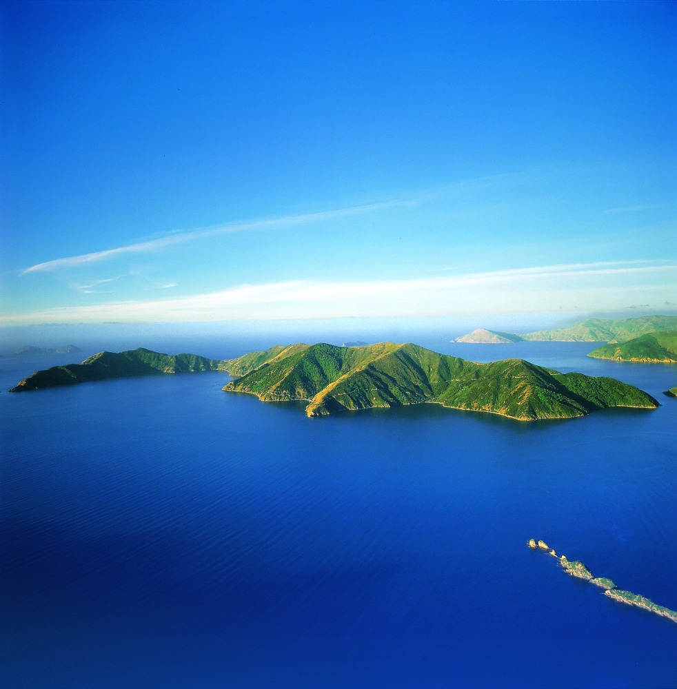 Lodge "Te Paruparu" on Forsyth Island mieten bei Vladi Private Islands