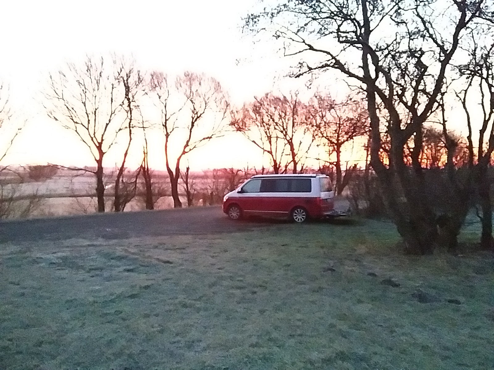 VW T6 California Ocean Bulli mieten – Campingbus mit Luftfahrwerk & Standheizung – 2