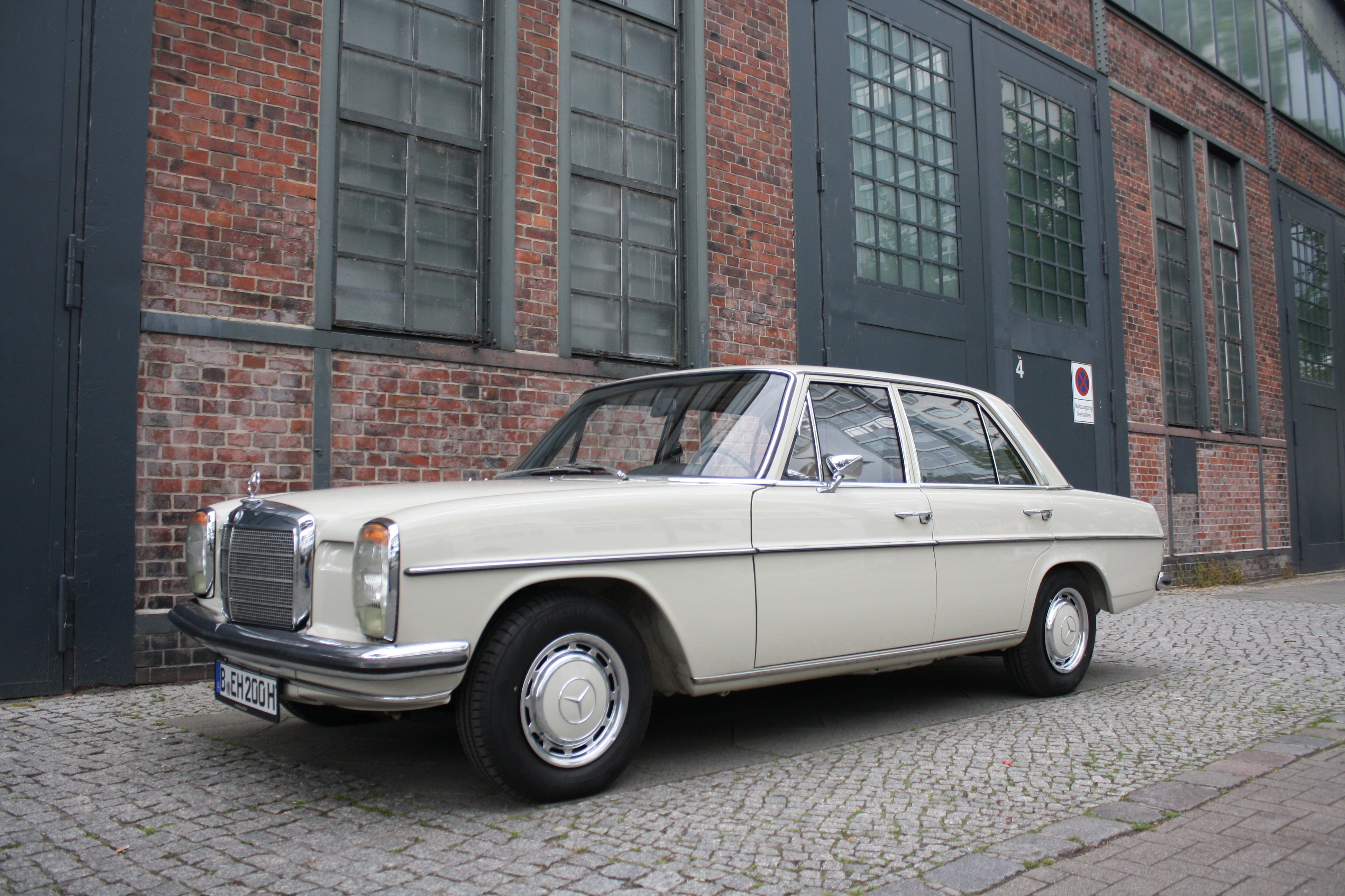 Oldtimer Mercedes 200 /8 mieten – der Vorläufer aller E-Klassen – 4
