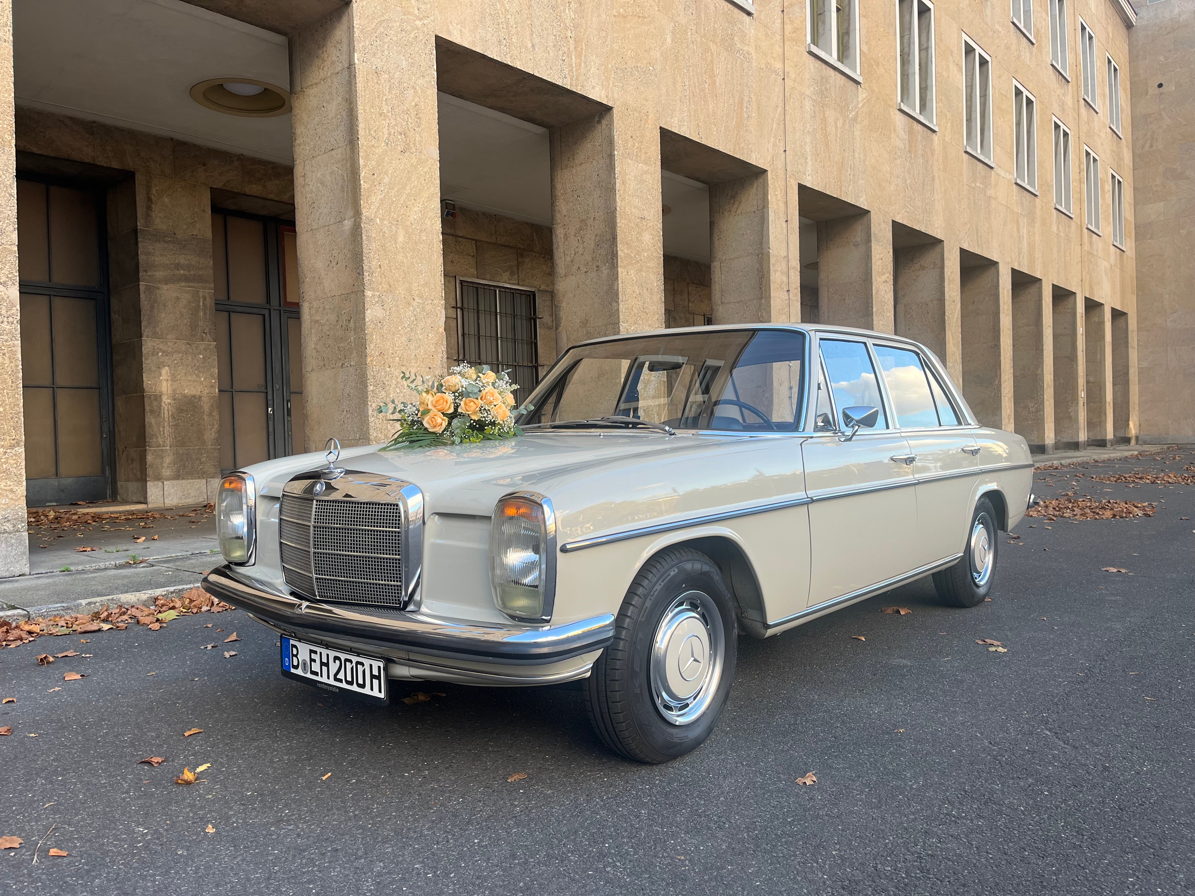 Oldtimer Mercedes 200 /8 mieten – der Vorläufer aller E-Klassen