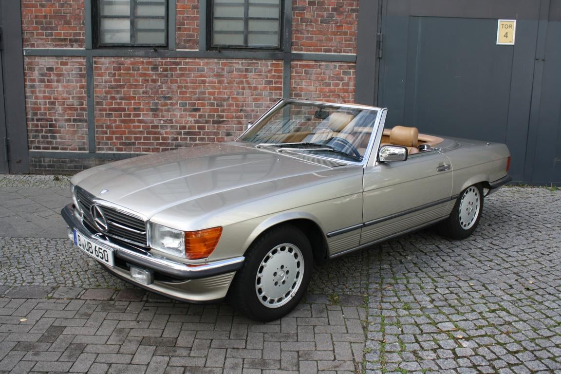 Oldtimer Mercedes 300 SL Cabrio mieten – rauchsilbermetallic, Sechszylinder – 2
