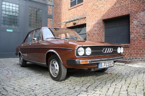 Oldtimer Audi 100 LS mieten – seltene Limousine von 1975 in Tizian-Metallic – 4