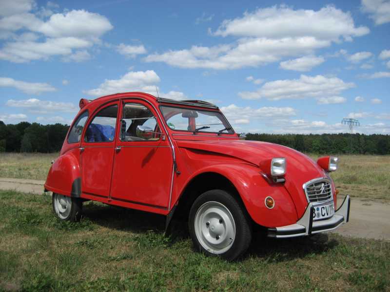 Oldtimer Citroën 2CV 6 Club "Ente" mieten – roter Klassiker mit G-Kat – 2