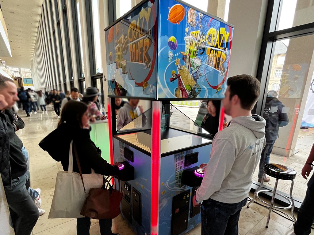 Holografischer Crazy Tower mieten in Koblenz – Mietartikel – 3