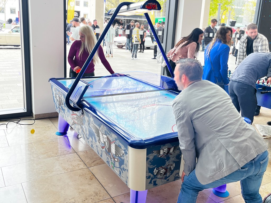 Airhockey Tisch mieten in Koblenz bei Dominik Liebehenz