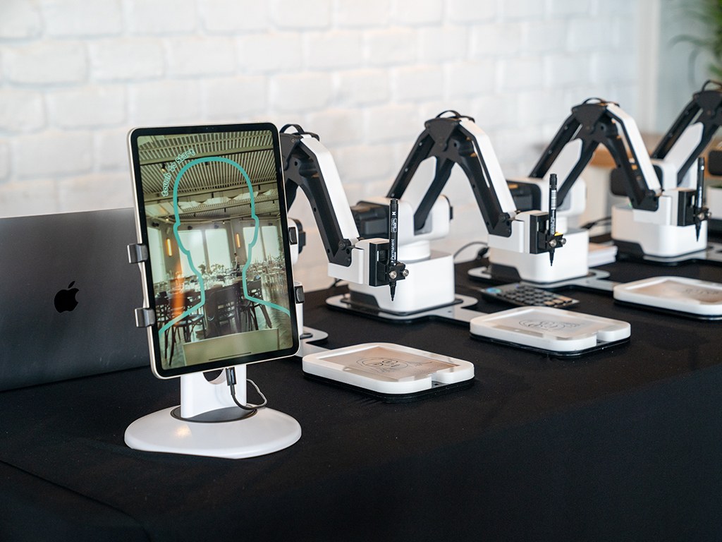 SketchBot mieten in Koblenz bei Dominik Liebehenz – 2