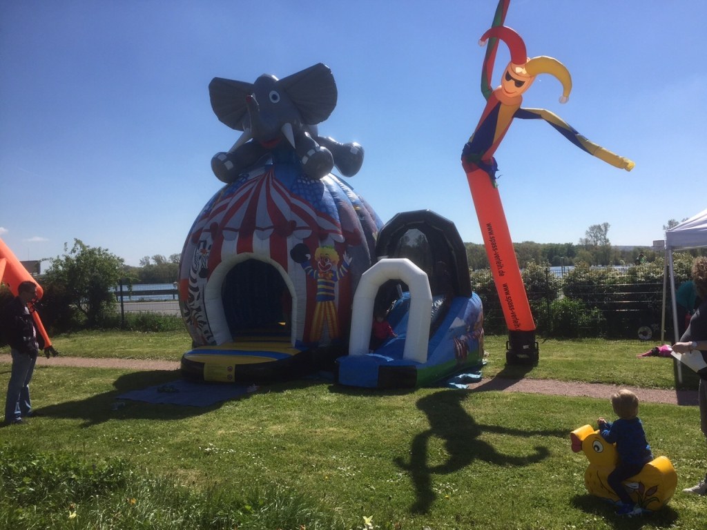 Discofun Hüpfburg Zirkus mieten in Koblenz – Kinderspaß fürs Fest – 2