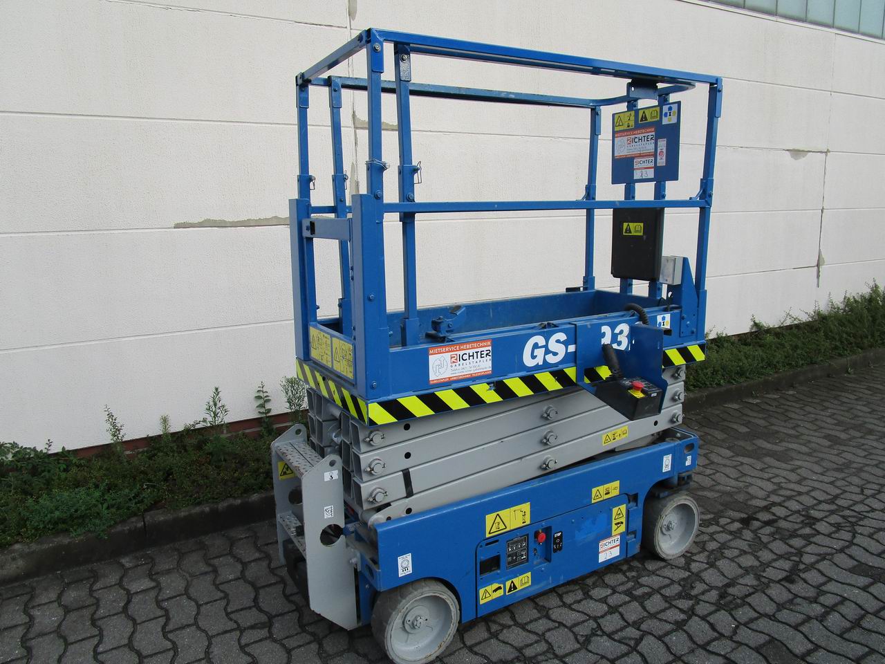 Genie GS 1932 Scherenarbeitsbühne mieten bei Richter Gabelstapler
