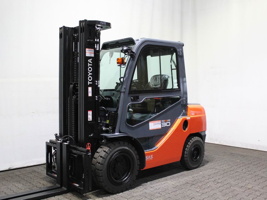 Toyota 02-8 FDF 30 Dieselstapler mieten bei Richter Gabelstapler