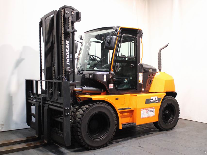 Doosan D 90 S-9 Dieselstapler mieten bei Richter Gabelstapler