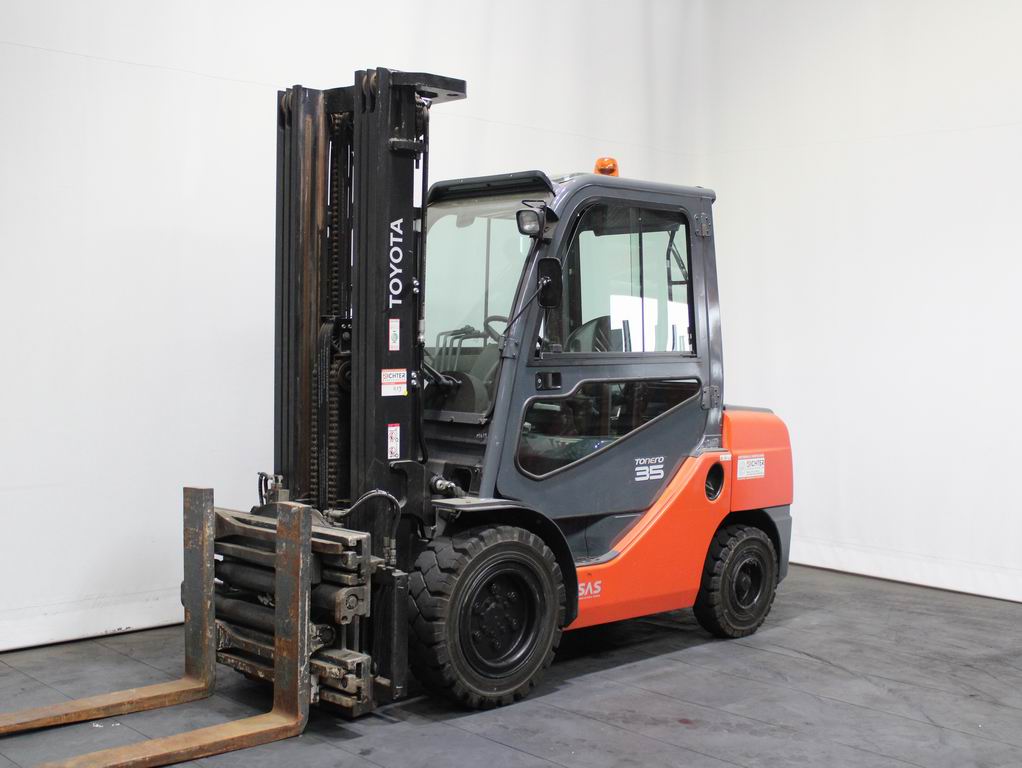 Toyota 02-8 FDJF 35 Dieselstapler mieten bei Richter Gabelstapler