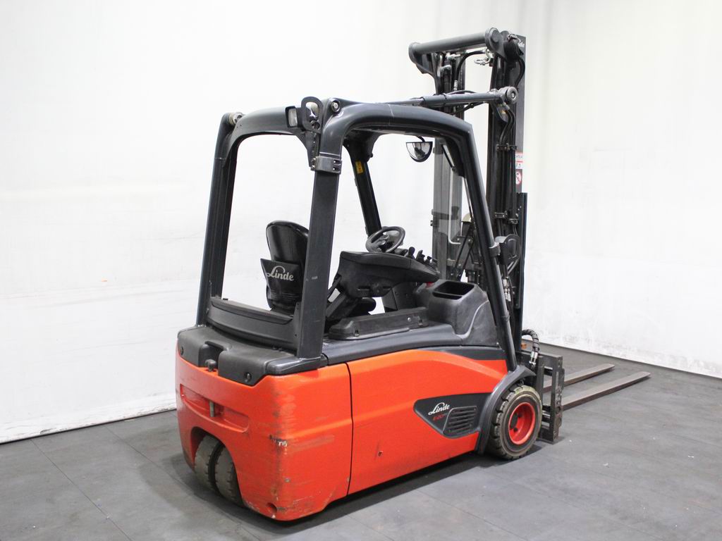 Linde E 20 L-02 386 Elektro 3 Rad-Stapler mieten bei Richter Gabelstapler