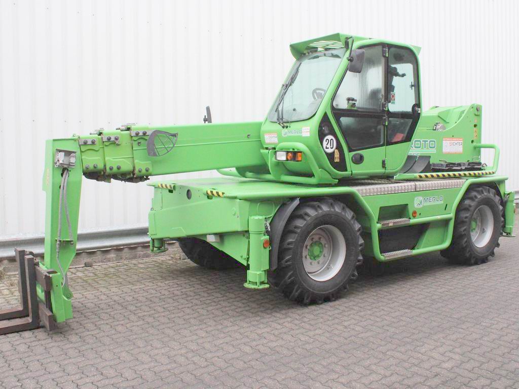 Merlo ROTO 45.21 MCSS Teleskopstapler drehbar mieten bei Richter Gabelstapler