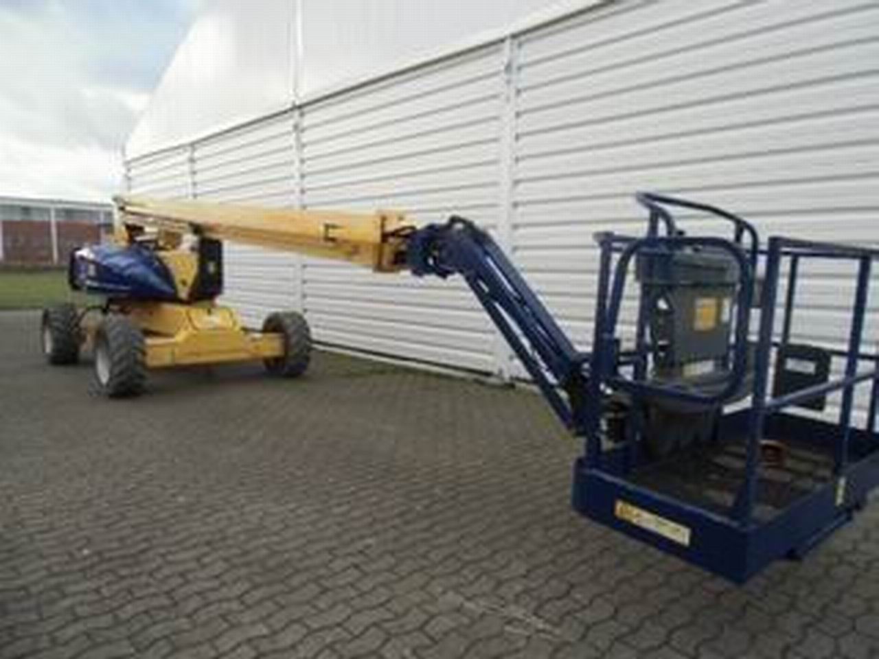 JLG M 600 JP Gelenkteleskopbühne mieten bei Richter Gabelstapler