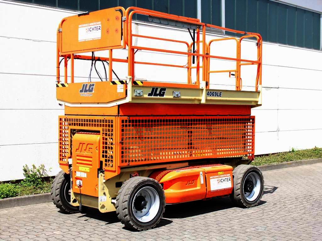 JLG 4069 LE Scherenarbeitsbühne mieten bei Richter Gabelstapler