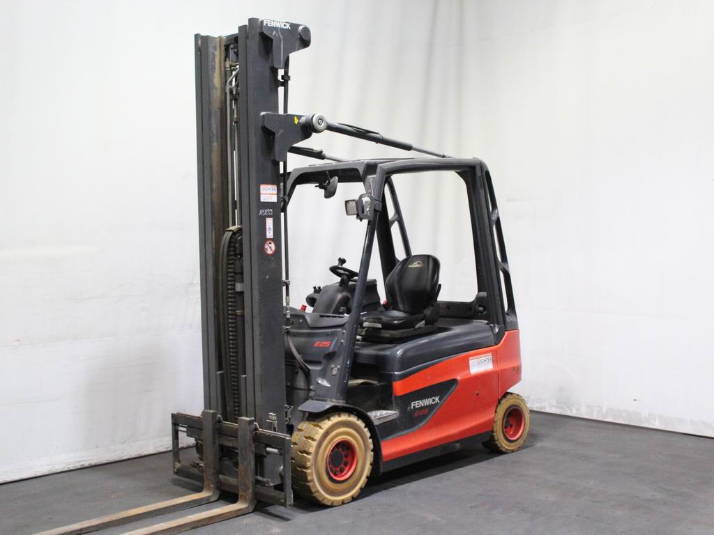 Linde E 25 L-01 387 Elektro 4 Rad-Stapler mieten bei Richter Gabelstapler
