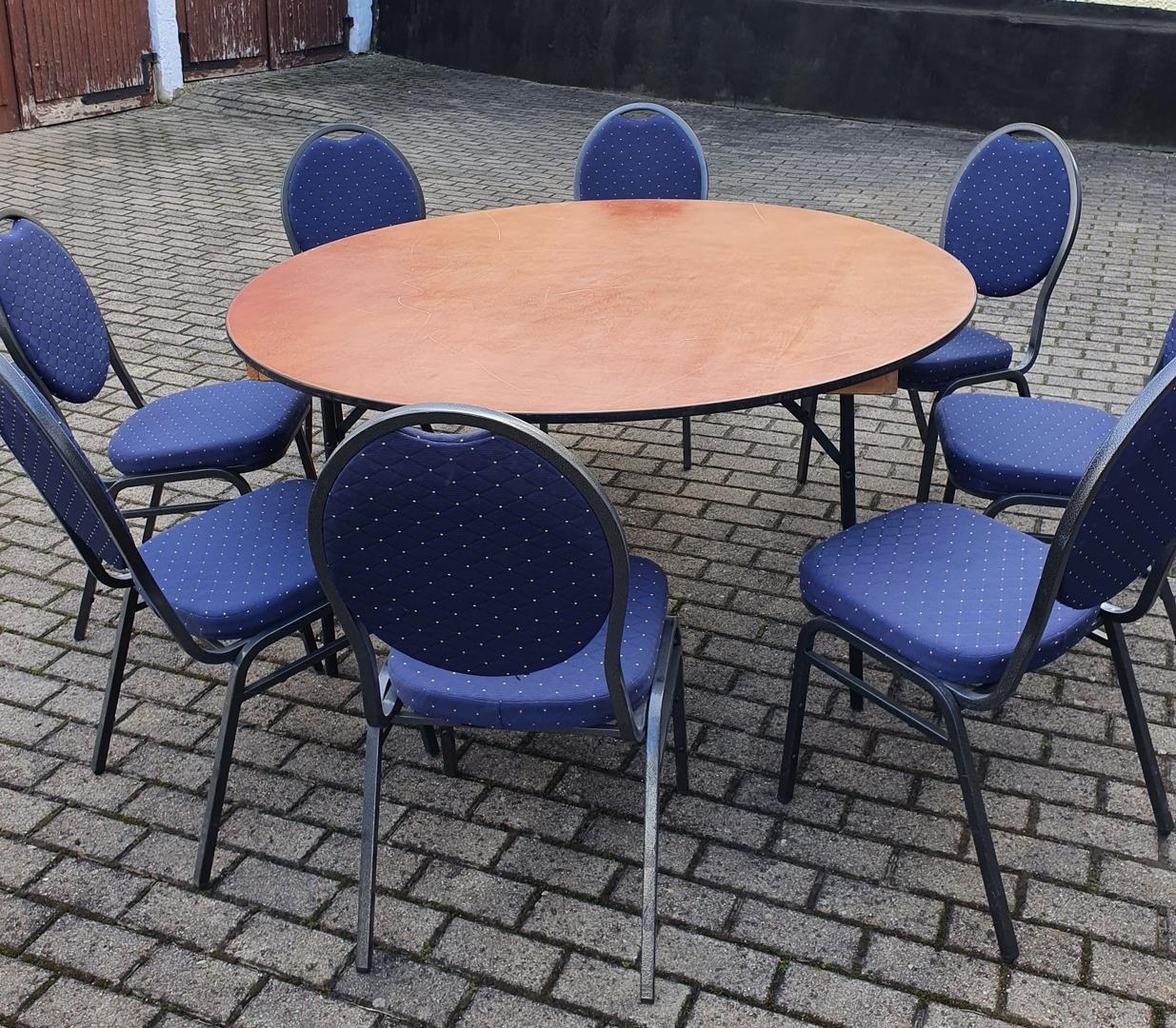 Banketttisch rund 150 cm mieten in Reinstädt – Eventmöbel