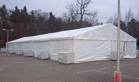 Befestigung m Wassertanks pro Pfosten/Traversenfuß mieten in Reinstädt