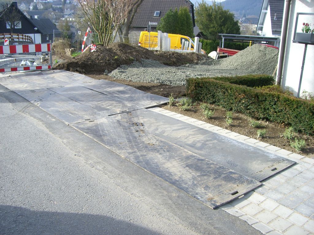 Fahrplatten 3,0 x 0,75 m mieten bei Wilmes Mietservice Inh. Andreas-Josef Wilmes