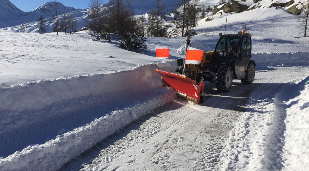 Adler Schneeschild S-Serie Radlader mieten bei Wilmes Mietservice Inh. Andreas-Josef Wilmes