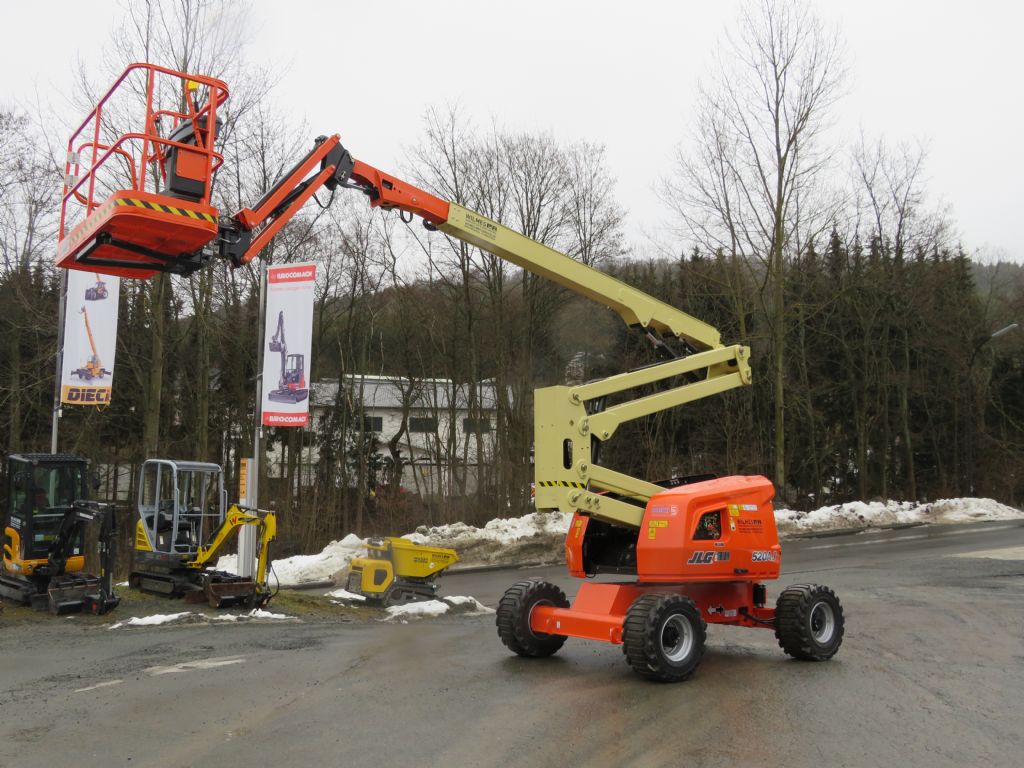 JLG 520 AJ Gelenkteleskopbühne mieten bei Wilmes Mietservice Inh. Andreas-Josef Wilmes