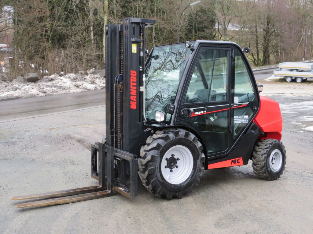 Manitou MC 30 - 4 WD Geländestapler mieten bei Wilmes Mietservice Inh. Andreas-Josef Wilmes