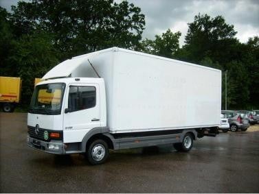 LKW 7,5t mieten - MB Atego Koffer mit Ladebordwand, 33 m³