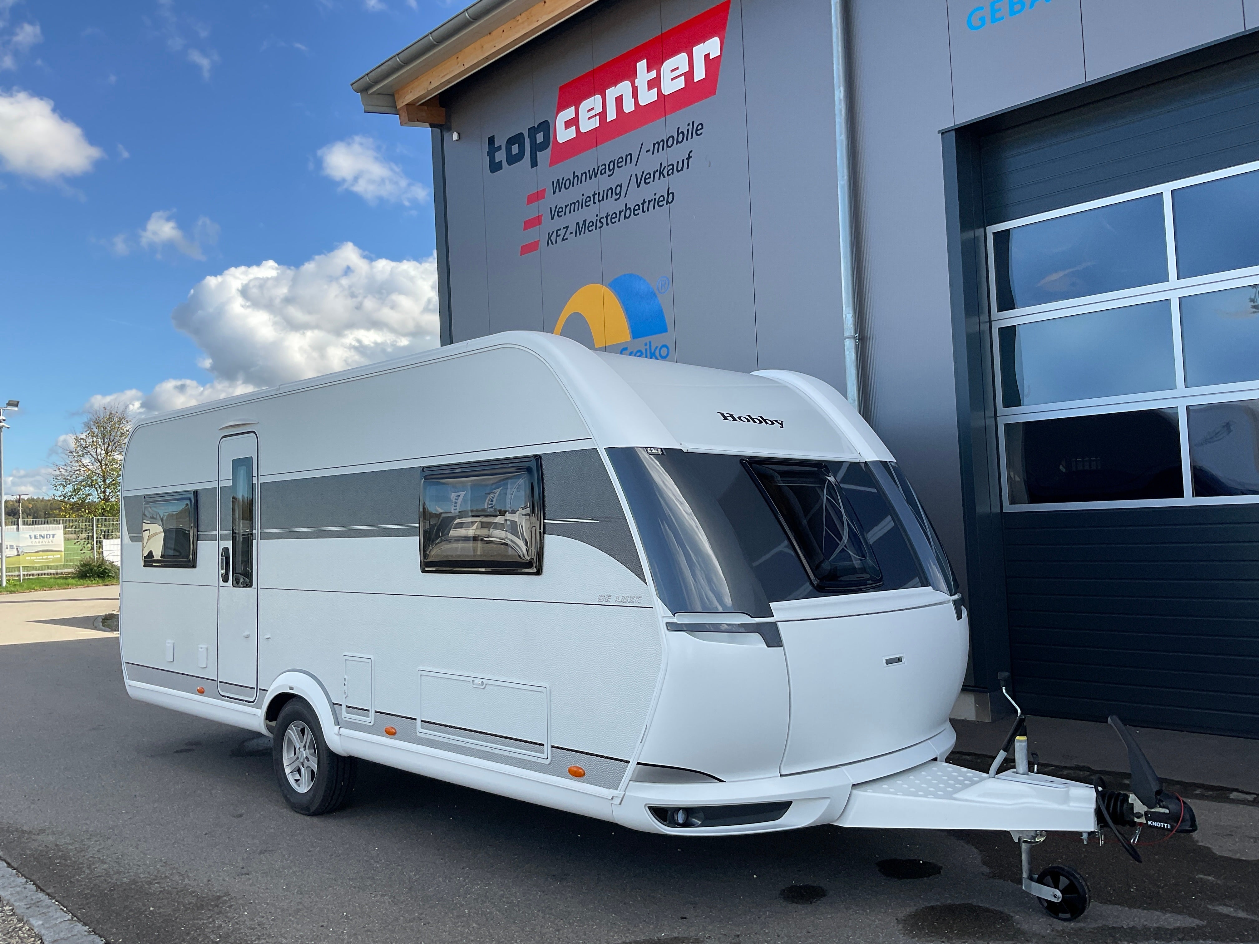 Hobby 515 UHL De Luxe mit Einzelbetten, Rundsitzgruppe und Hubbett für 6 Personen! – 4