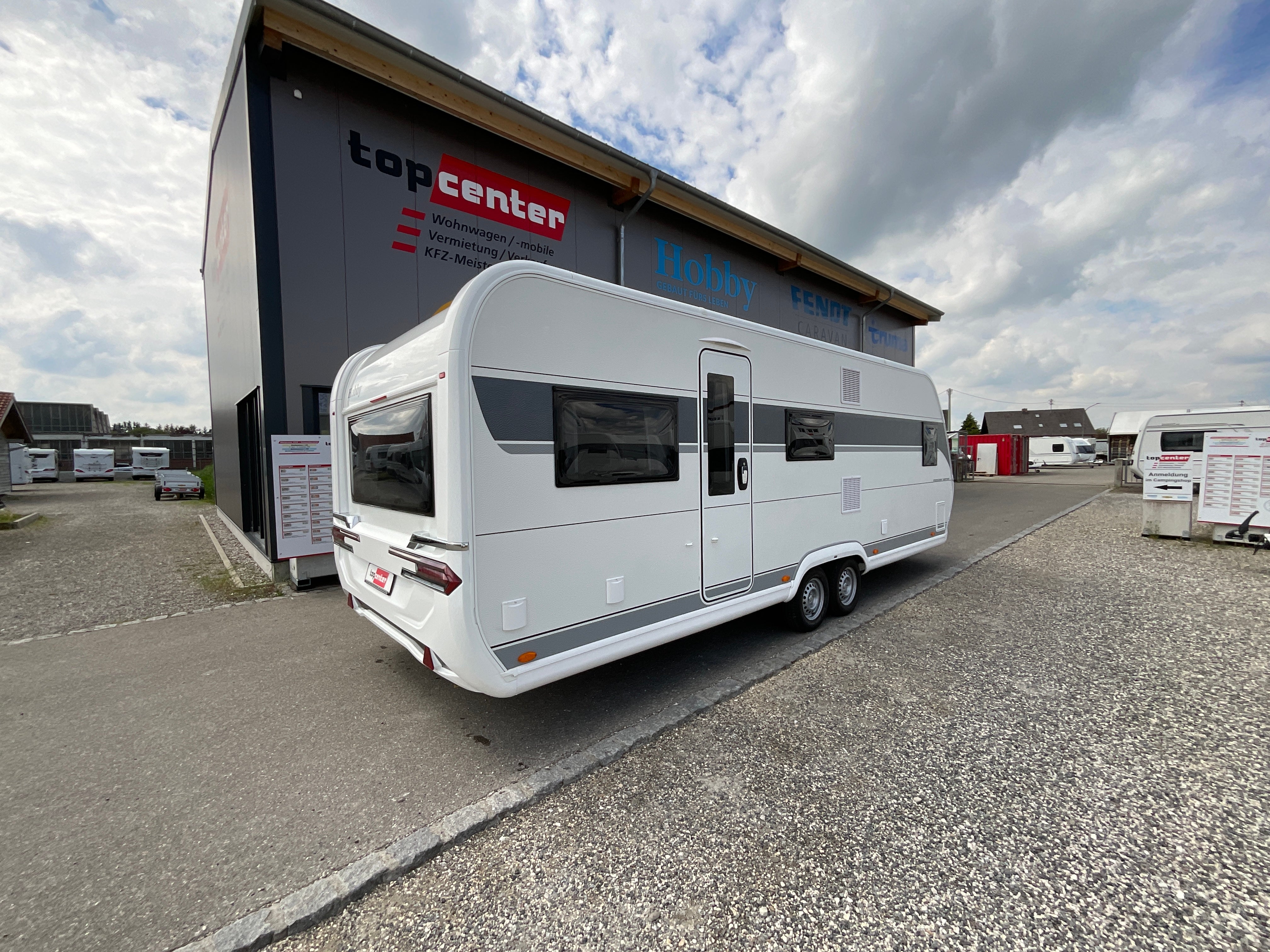 Hobby Wohnwagen 650 KMFe Tandem mit Mover