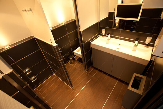 Luxus Toilettencontainer – THE ONE mieten bei Altenweg