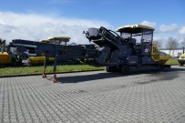 BOMAG BMF 2500 S Offset mieten bei Holtdirk Baumaschinen