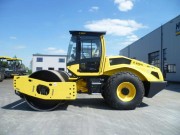 BOMAG BW 213 D-5 mieten bei Holtdirk Baumaschinen