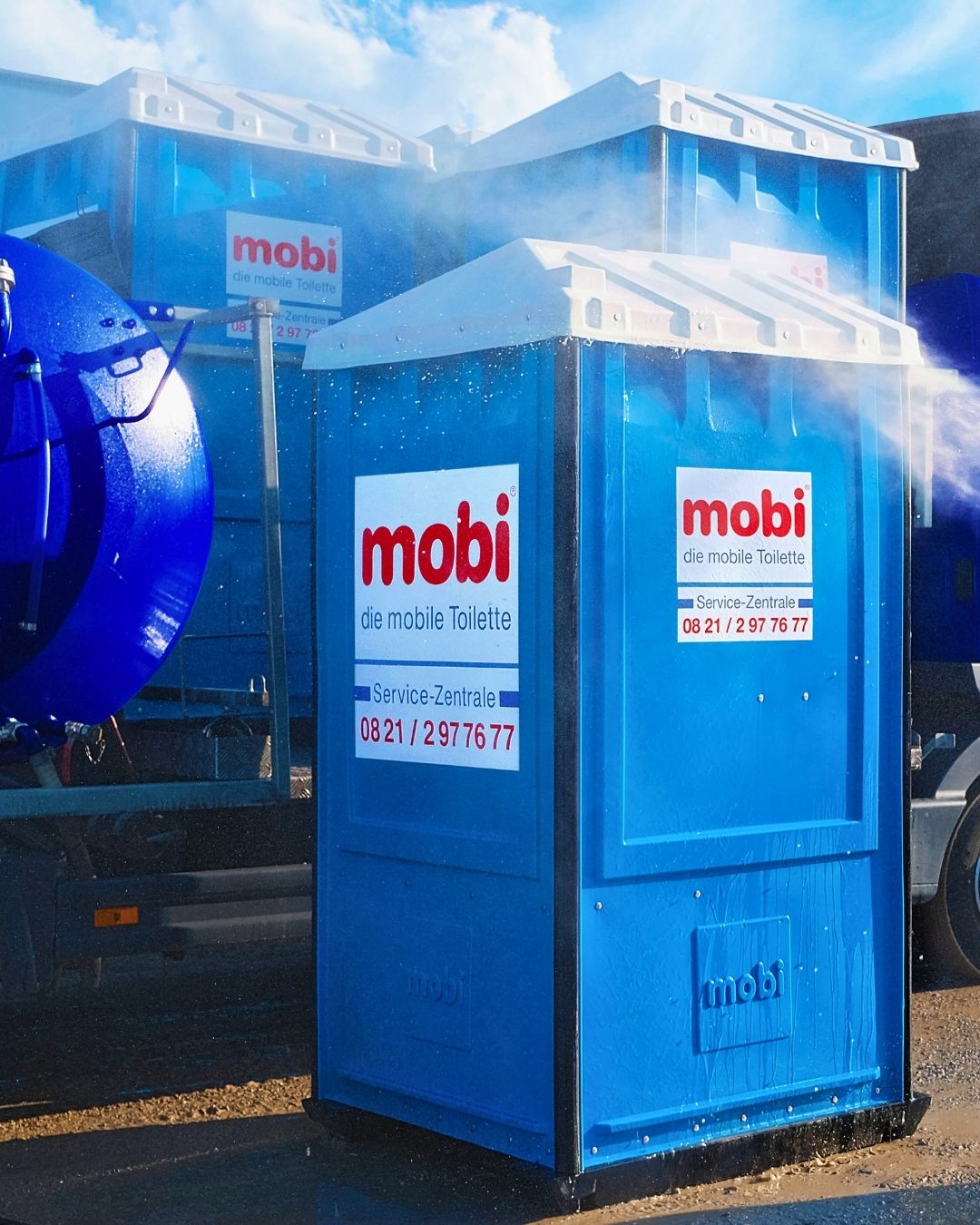 mobi Mobiltoilette inklusive Handwaschbecken | Ideal für Events, Partys oder Hochzeiten | Mobiles Miet WC | Mobile Event-Toilette mieten | Klo mieten | Baustellentoilette mieten | WC mieten | Toilett