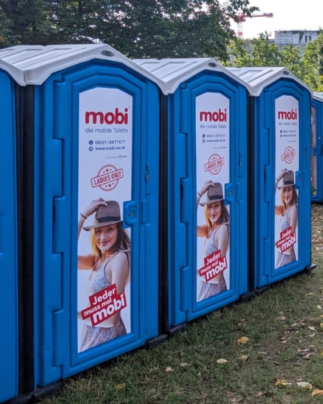 mobi Event-Toilette mieten – mobiles WC inkl. Handwaschbecken für Feiern & Hochzeiten – 4