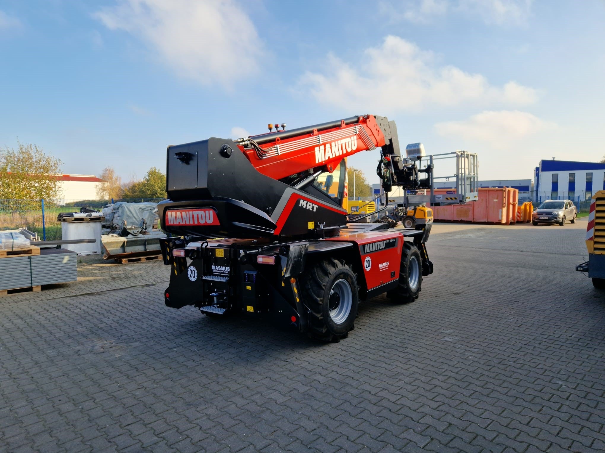 Teleskopstapler mieten – MANITOU MRT 1845, 360° drehbar, Hubhöhe 18 m, 4,5 t – 3