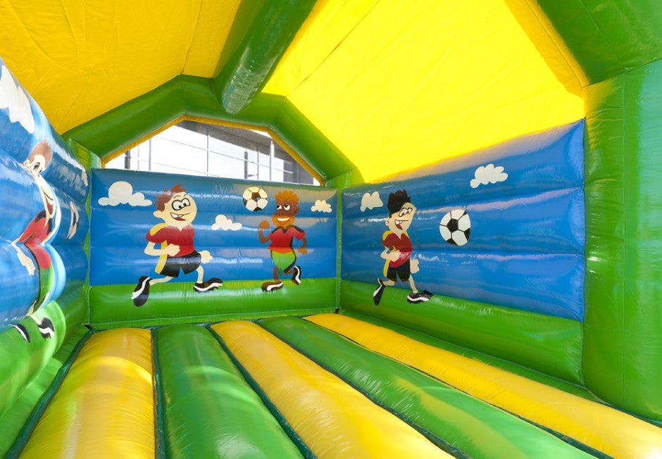 Hüpfburg mieten - Fussball-Design mit Dach, 5x4 m – 2