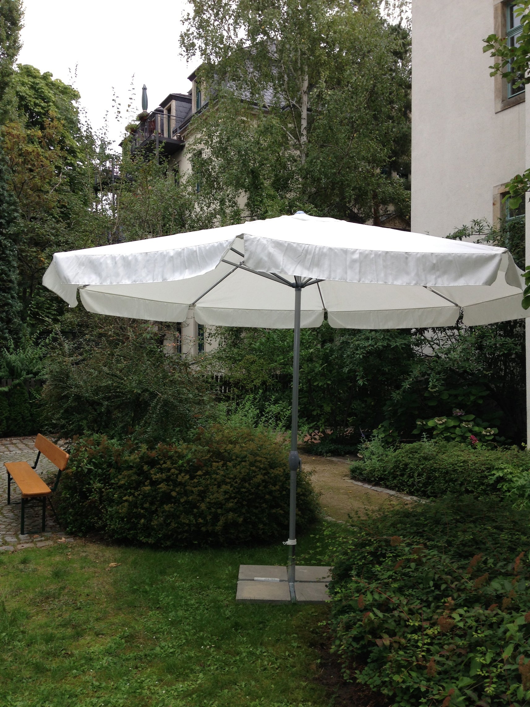 Sonnenschirm mieten - rund, Ø 400 cm, weiß