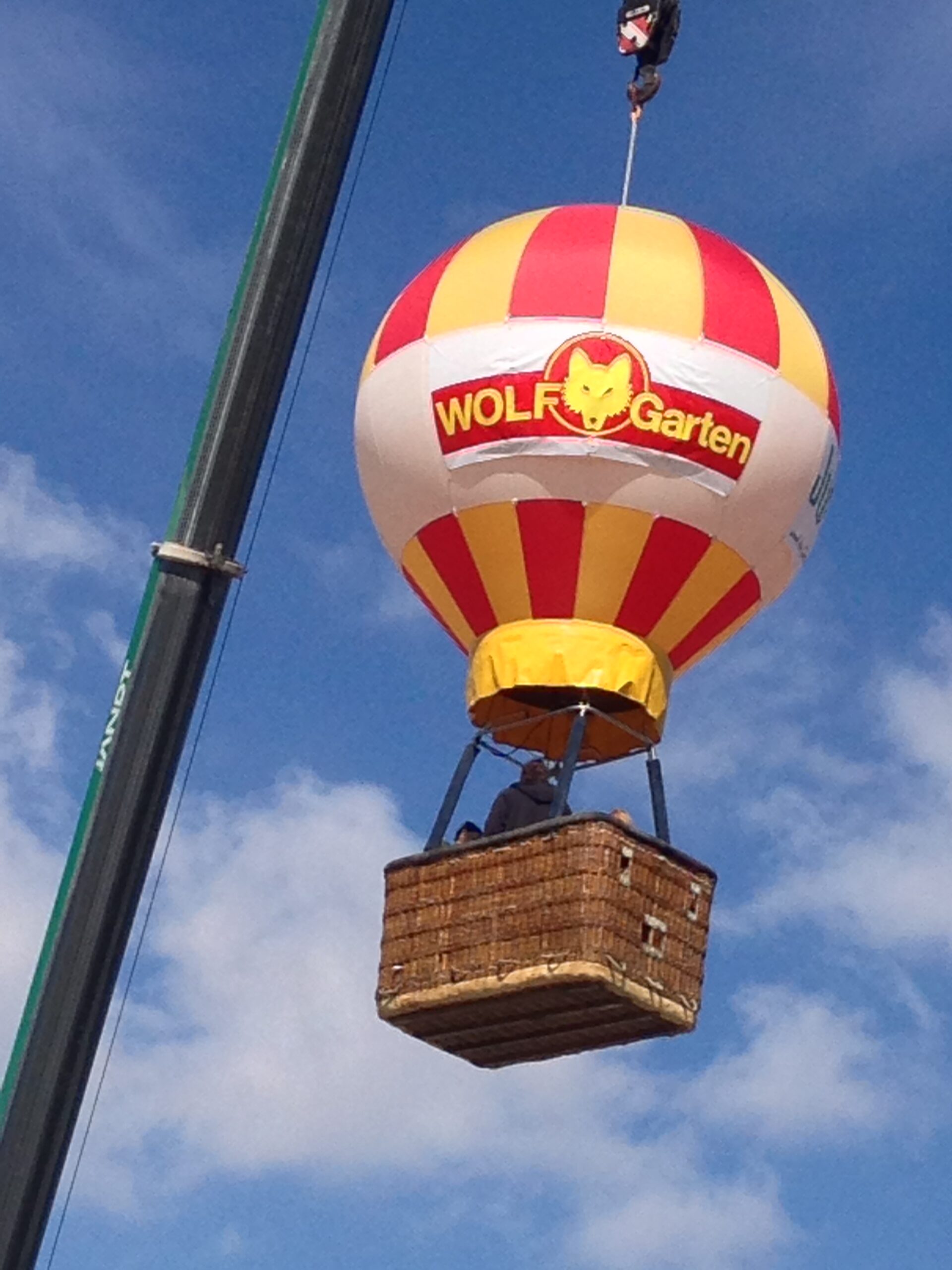 Ballon am Kran mieten bei Play and Fun Team