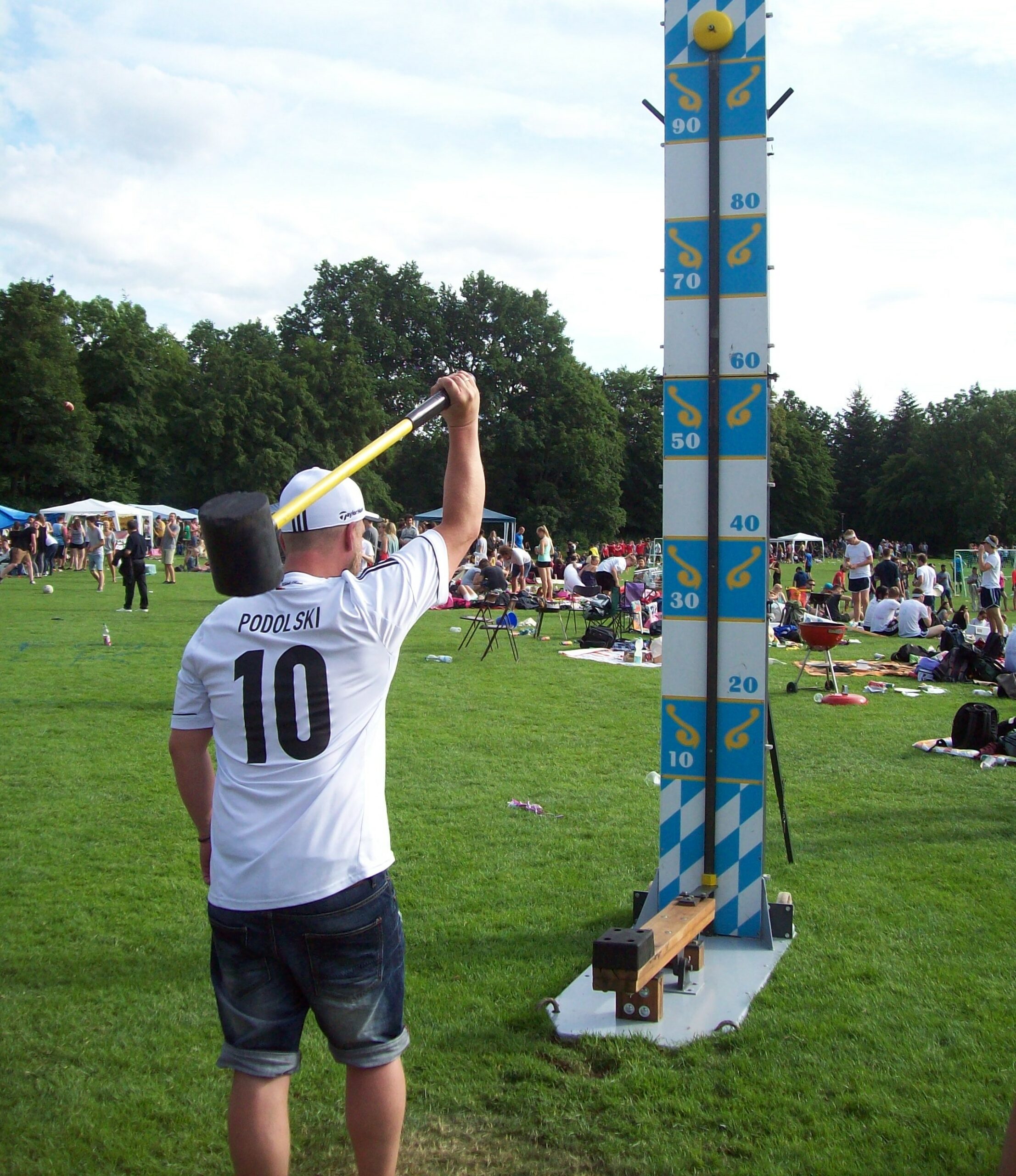 Hau den Lukas mieten bei Play and Fun Team