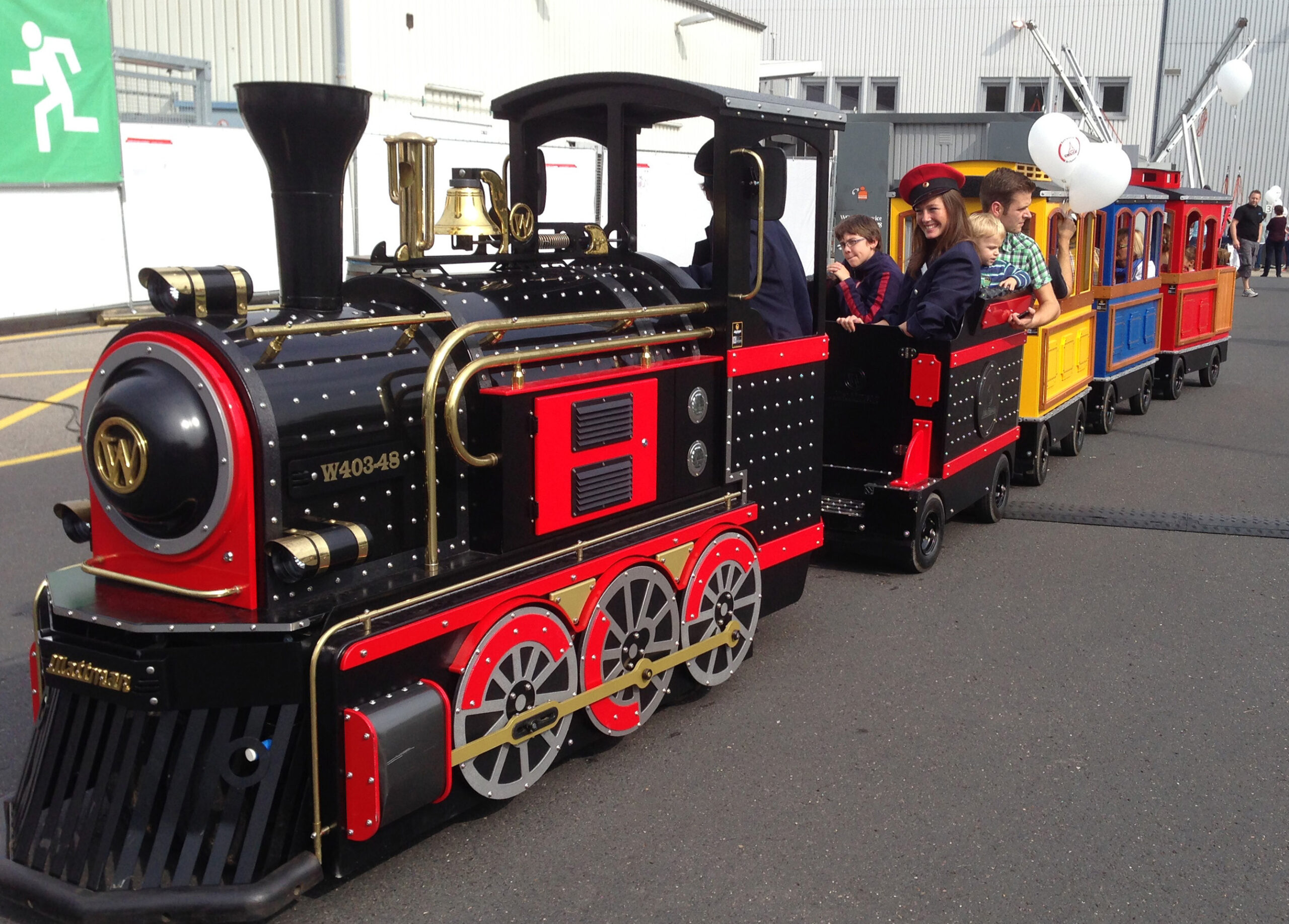 Elektro-Mini-Express mieten bei Play and Fun Team