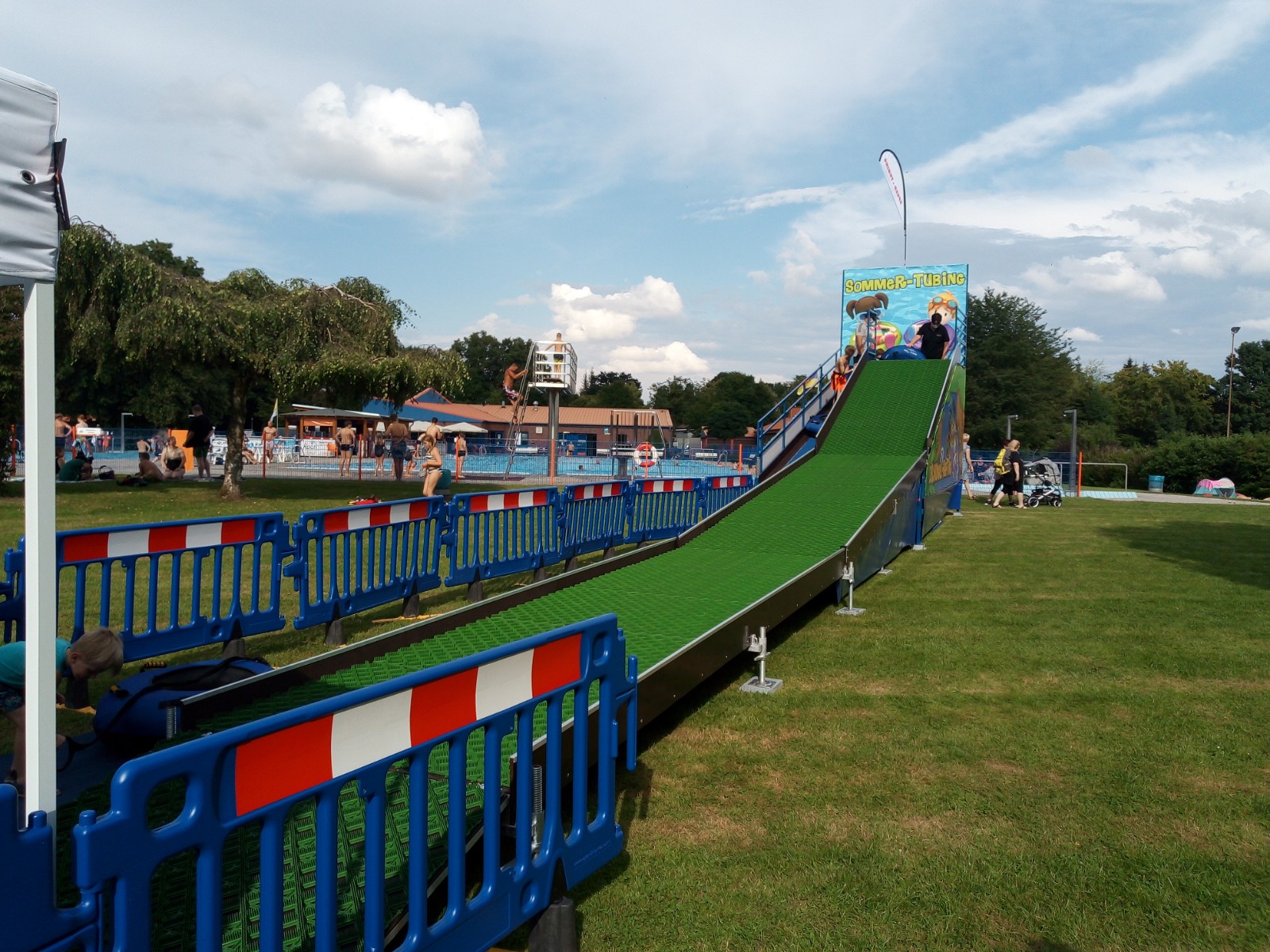 Mobile-Rodelpiste mieten bei Play and Fun Team