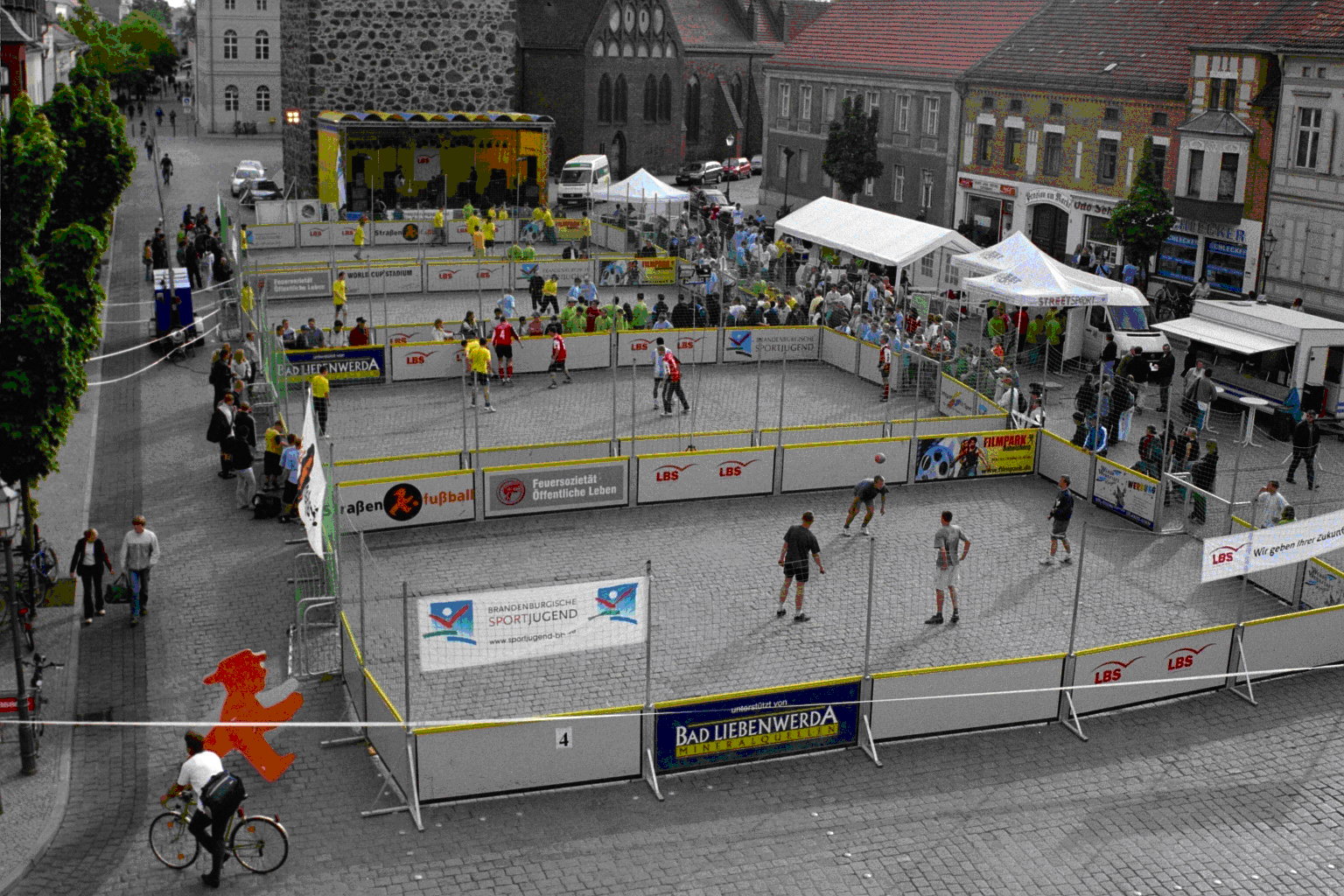 Street-Soccer-Court mieten bei Play and Fun Team